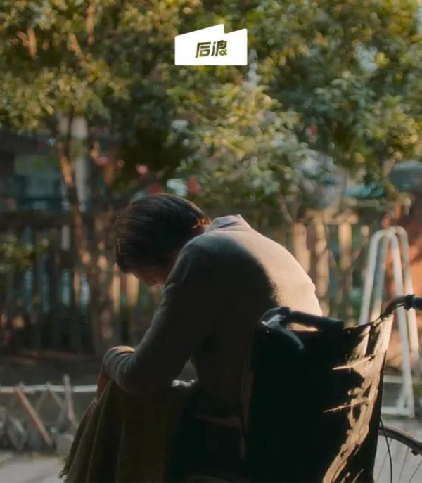 趣投顾 299元一节课，90后上门带老年人健身